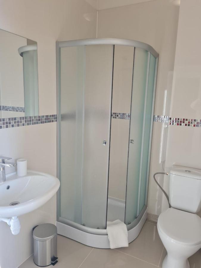 Grundenberga Hotel With Self Check-In Baldone Экстерьер фото
